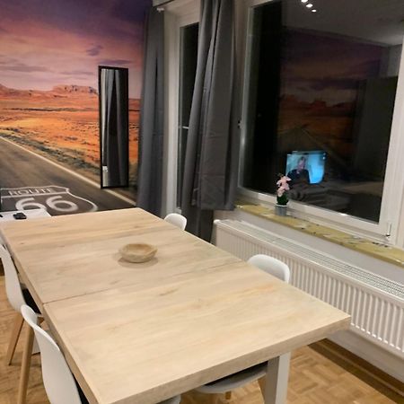 Mainpark Apartment 4 Schlafzimmer Bis Zu 10 Personen Direkt Ueber Aschaffapartment Bei Aschaffenburg Mainaschaff 外观 照片