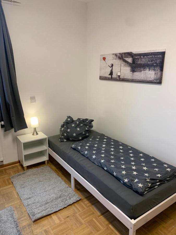 Mainpark Apartment 4 Schlafzimmer Bis Zu 10 Personen Direkt Ueber Aschaffapartment Bei Aschaffenburg Mainaschaff 外观 照片
