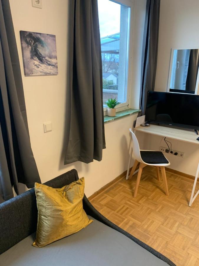 Mainpark Apartment 4 Schlafzimmer Bis Zu 10 Personen Direkt Ueber Aschaffapartment Bei Aschaffenburg Mainaschaff 外观 照片