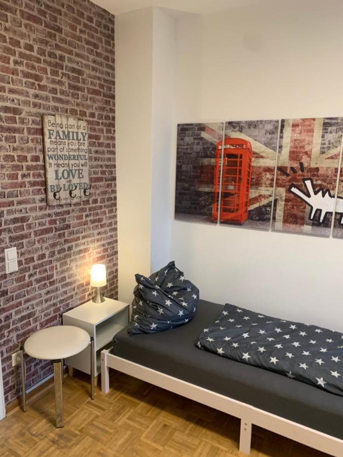 Mainpark Apartment 4 Schlafzimmer Bis Zu 10 Personen Direkt Ueber Aschaffapartment Bei Aschaffenburg Mainaschaff 外观 照片